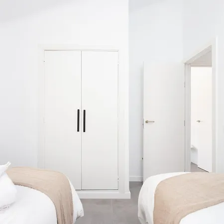 Home2book Coastal Chic Apt, Huge Private Terrace Semesterbostad