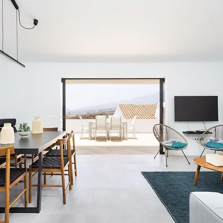 Home2book Coastal Chic Apt, Huge Private Terrace *