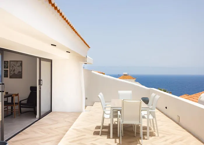 Home2book Coastal Chic Apt, Huge Private Terrace Casa vacanze