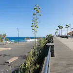 Home2book Coastal Chic Apt, Huge Private Terrace