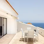 Home2book Coastal Chic Apt, Huge Private Terrace Prázdninový dům